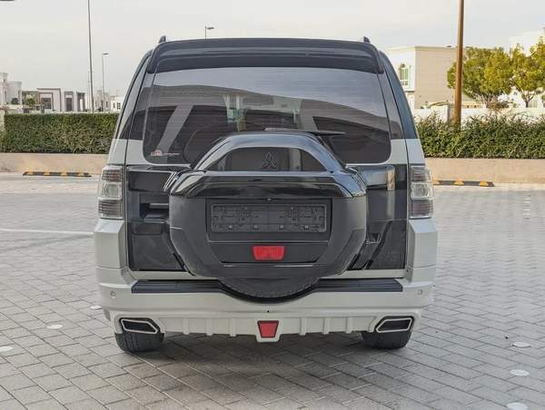 MITSUBISHI PAJERO 2016 MODIFIED SIGNATURE EDITION GLS MID V6 3.5L GCC IN EXCELLENT CONDITION