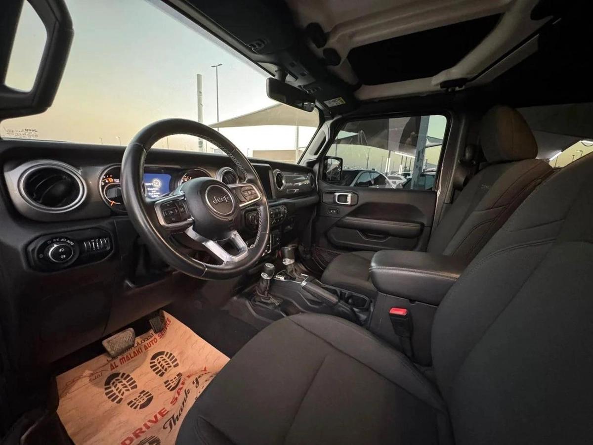 Jeep Wrangler Sahara 3.6L A/T (5 Seater)-5-5