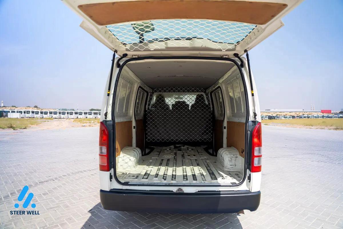Toyota Hiace GL 2022 - GCC Specs - Excellent Condition-7-7