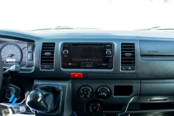 Toyota Hiace GL 2022 - GCC Specs - Excellent Condition