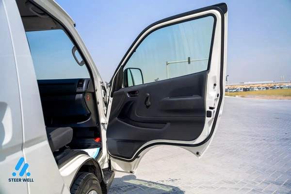 Toyota Hiace GL 2022 - GCC Specs - Excellent Condition