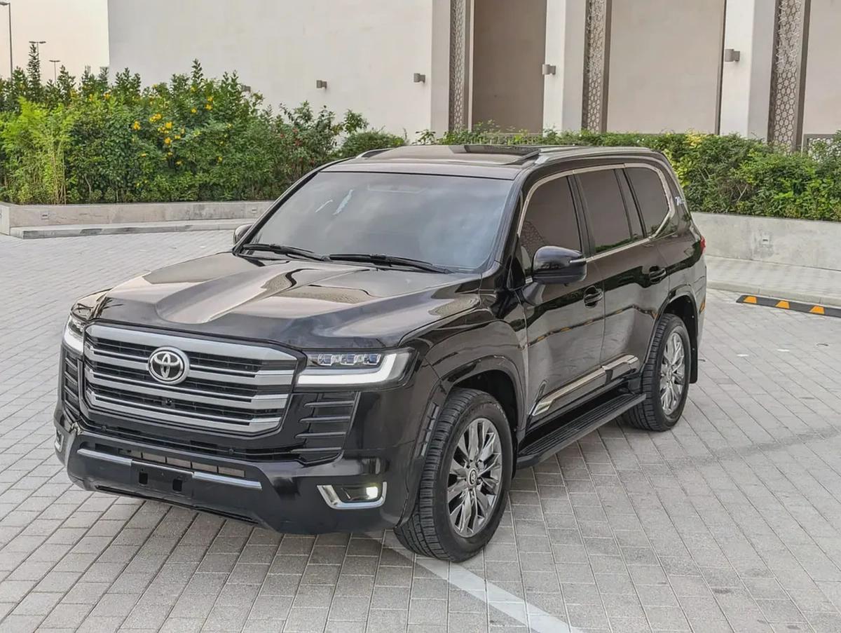 Toyota Land Cruiser GXR TOP 2015 Facelifted 2025 With Interior and Exterior - GCC Specs --1-1