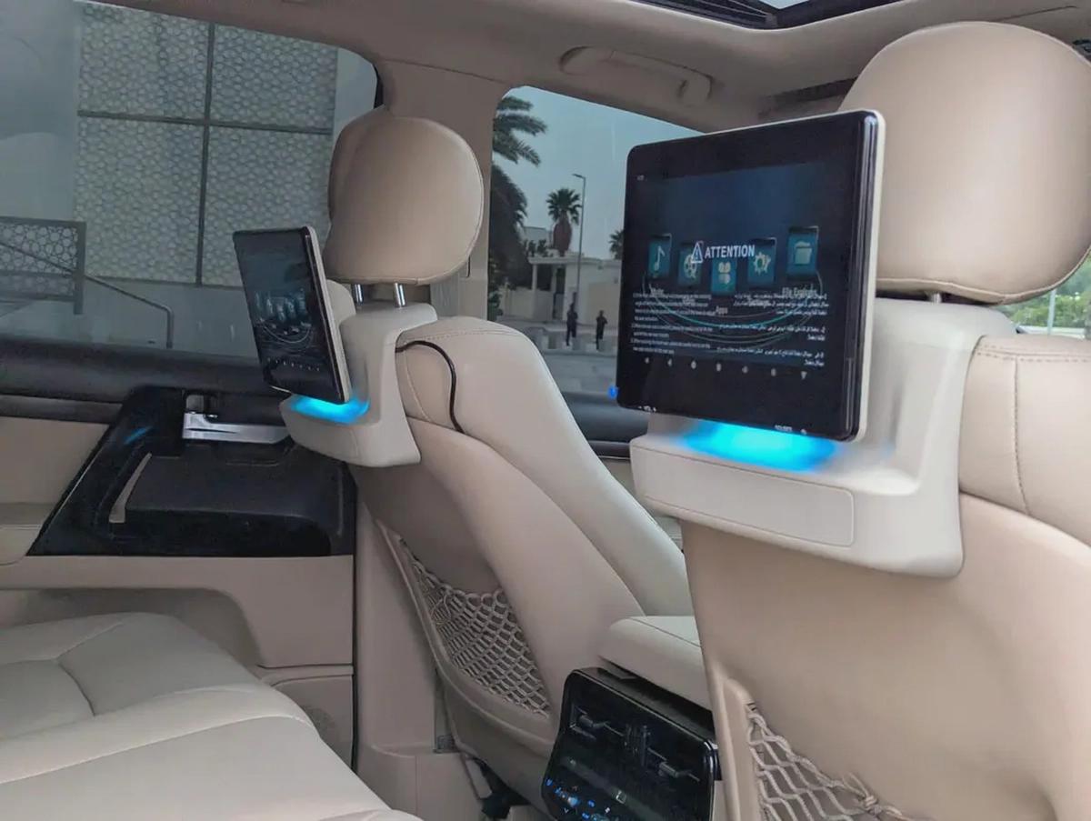 Toyota Land Cruiser GXR TOP 2015 Facelifted 2025 With Interior and Exterior - GCC Specs --3-3