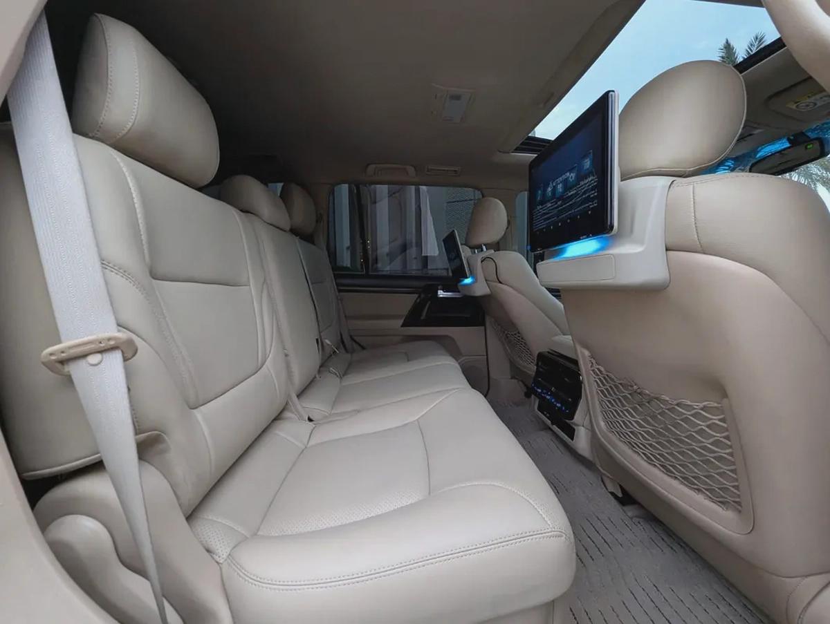 Toyota Land Cruiser GXR TOP 2015 Facelifted 2025 With Interior and Exterior - GCC Specs --6-6