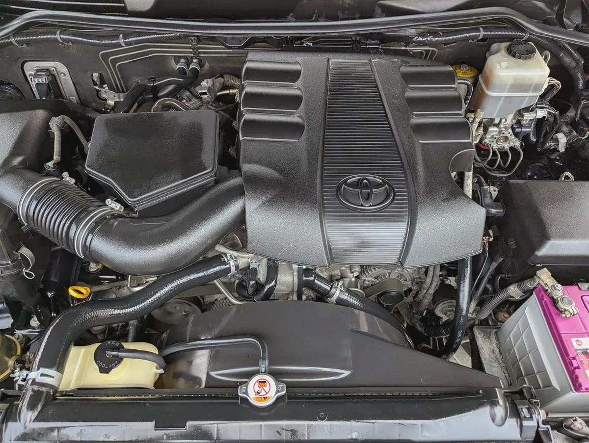 Toyota Land Cruiser GXR TOP 2015 Facelifted 2025 With Interior and Exterior - GCC Specs --11-11