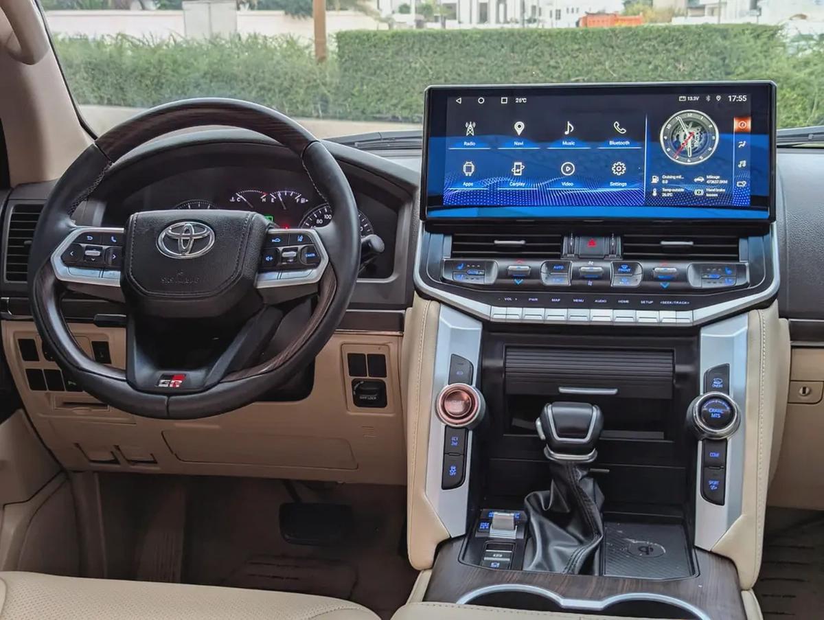 Toyota Land Cruiser GXR TOP 2015 Facelifted 2025 With Interior and Exterior - GCC Specs --12-12