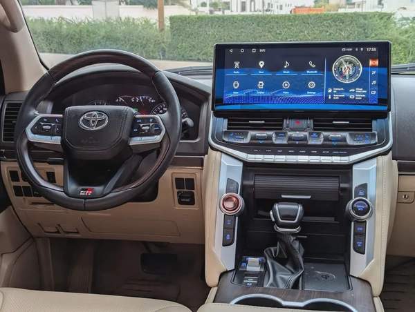 Toyota Land Cruiser GXR TOP 2015 Facelifted 2025 With Interior and Exterior - GCC Specs -