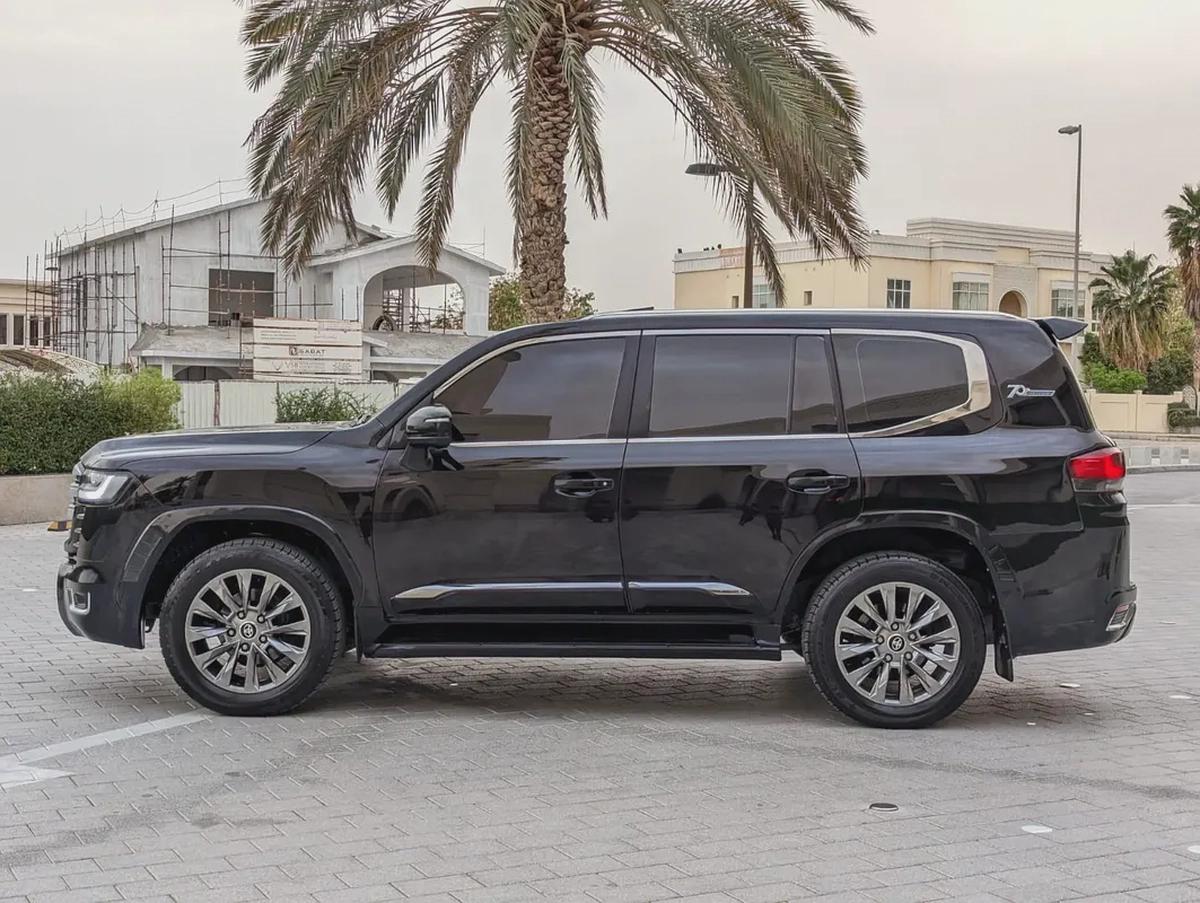 Toyota Land Cruiser GXR TOP 2015 Facelifted 2025 With Interior and Exterior - GCC Specs --16-16