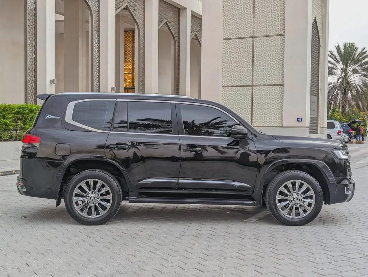 Toyota Land Cruiser GXR TOP 2015 Facelifted 2025 With Interior and Exterior - GCC Specs --17-17