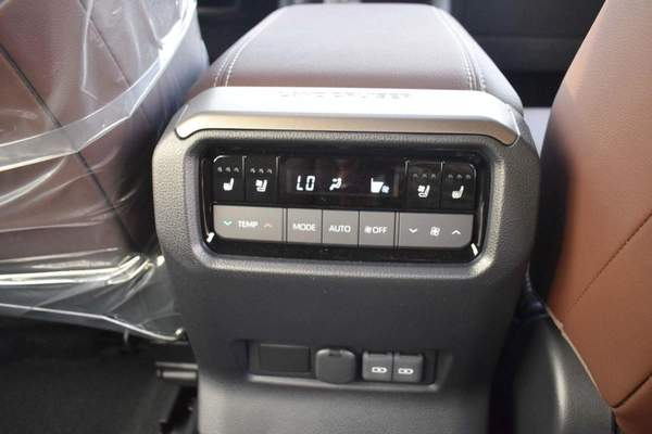 Toyota Prado PRADO 2.4L GCC, LTHR, RN SESR, TSS3, AHS MATERIAL