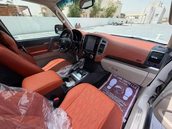 Mitsubishi Pajero 3.5L Petrol | RockFord System | Sunroof | Platinum Edition