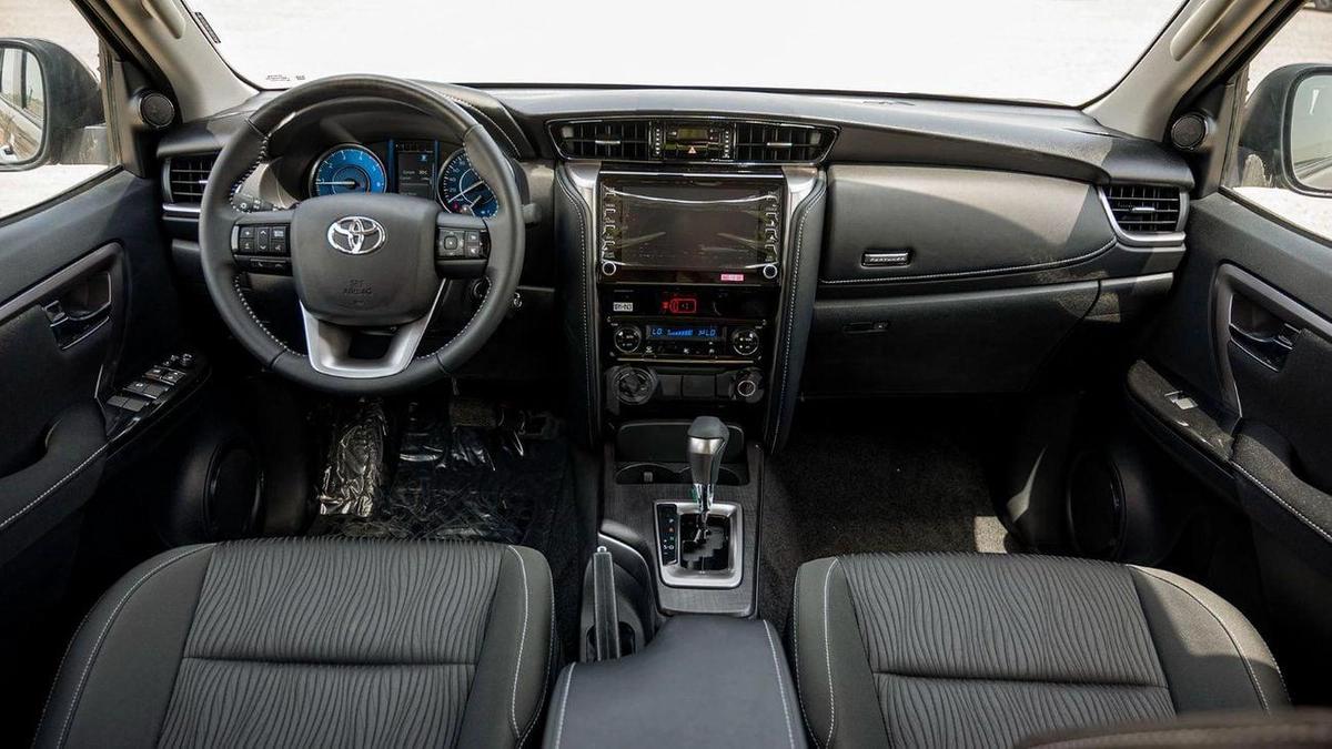 Toyota Fortuner GX2 4X4 Diesel 2.4L-11-11