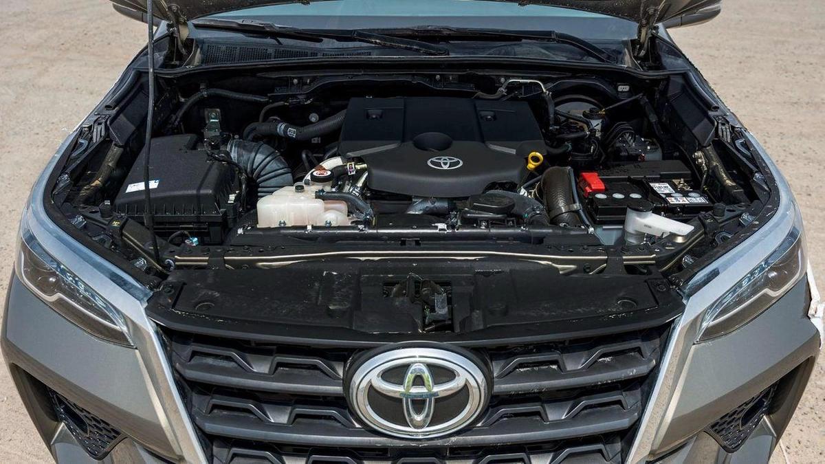 Toyota Fortuner GX2 4X4 Diesel 2.4L-18-18