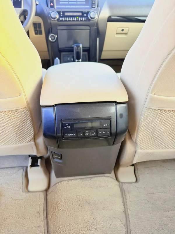 Toyota Prado GXR 2016 - GCC Specs - Reliable and Ready for Adventure