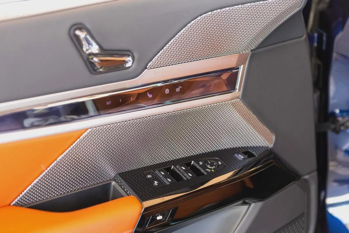 BMW 740i M Sport Individual – 2026 | GCC | Only 3,745 KM | AED 449,000-5-5