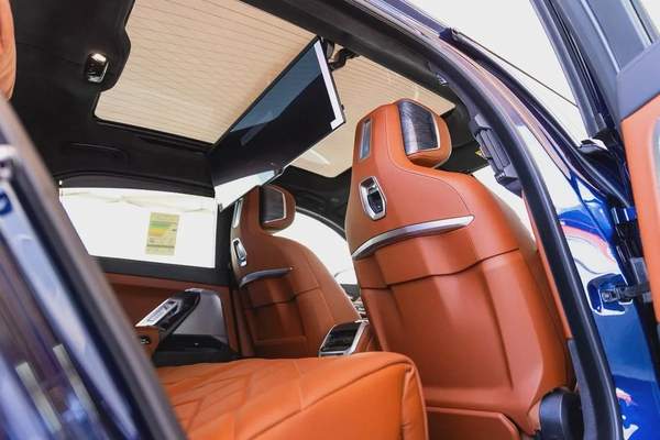 BMW 740i M Sport Individual – 2026 | GCC | Only 3,745 KM | AED 449,000