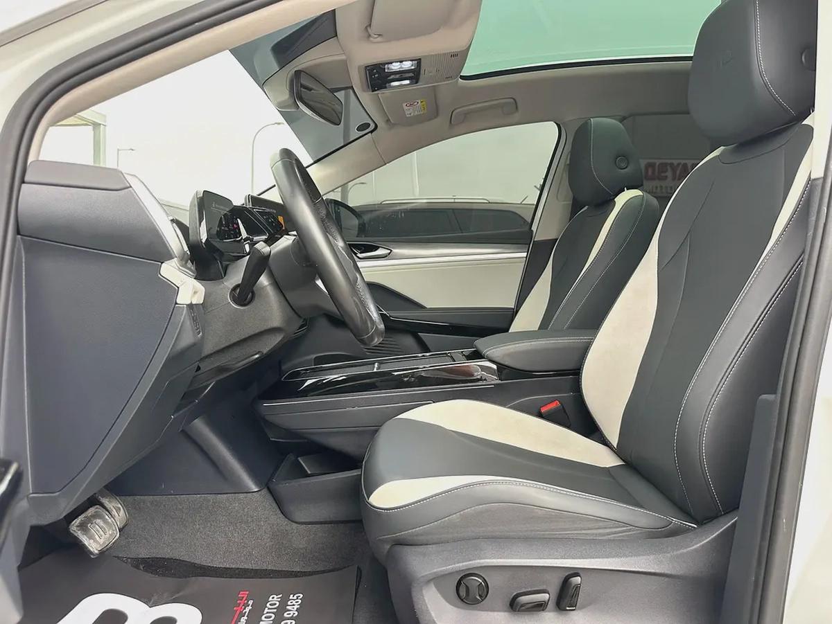 فلوكسفاغن +ID.6 CROZZ PURO ابيض / اسود 2022-6-6