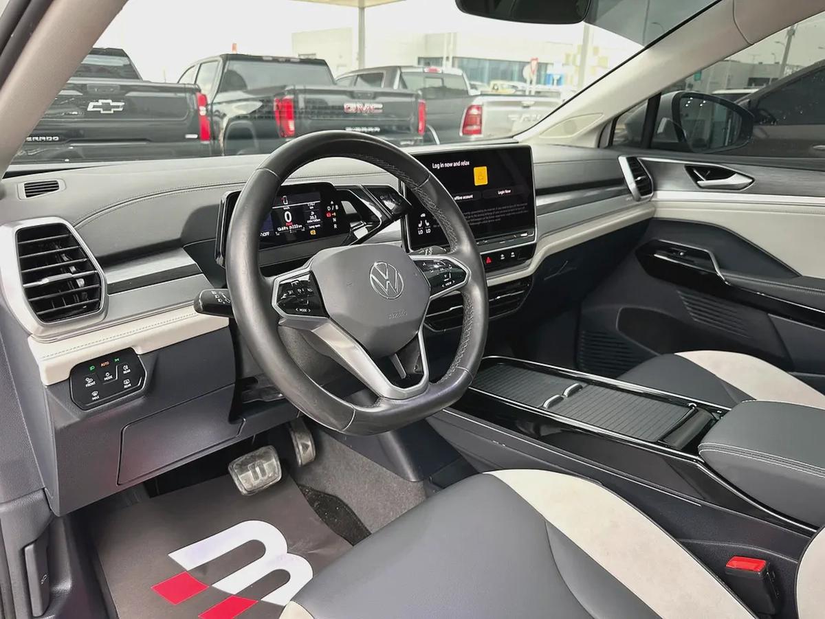 فلوكسفاغن +ID.6 CROZZ PURO ابيض / اسود 2022-11-11