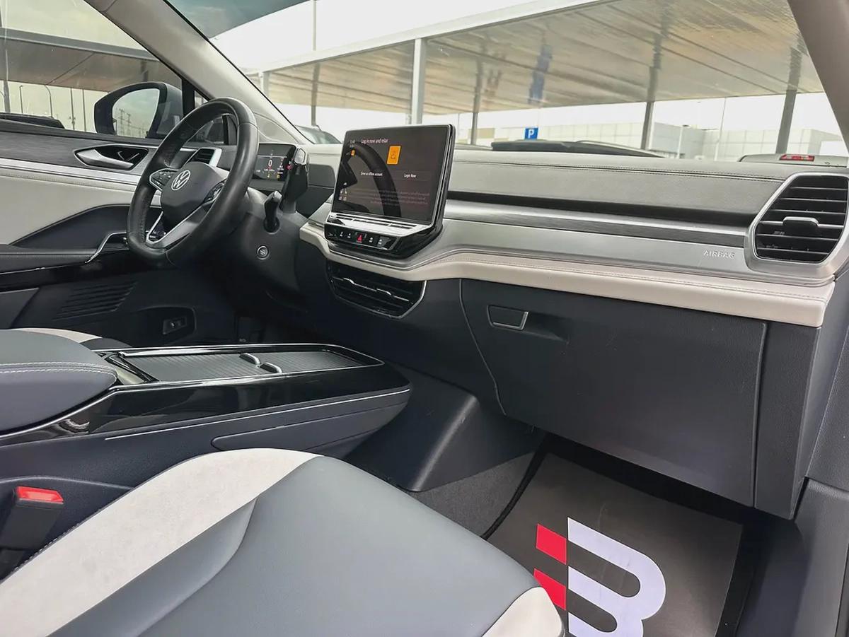 فلوكسفاغن +ID.6 CROZZ PURO ابيض / اسود 2022-12-12