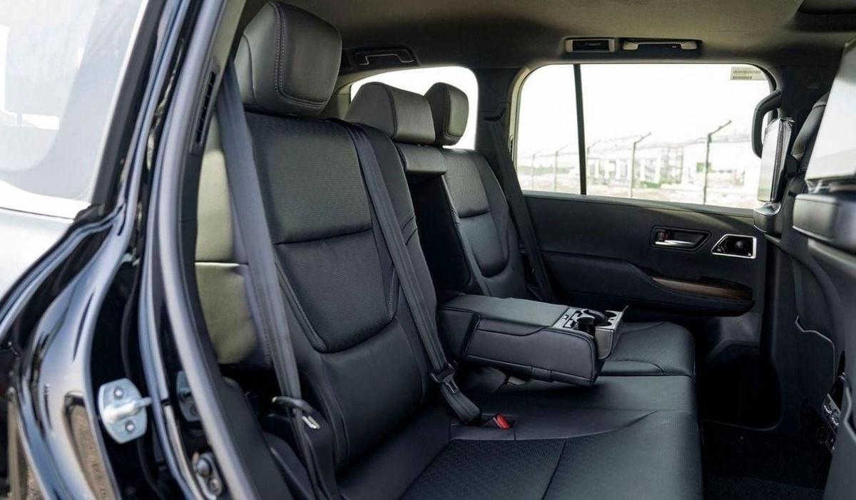 Toyota Land Cruiser TOYOTA LANDCRUISER LC 300 VX 3.5 PETROL TWIN TURBO-10-10