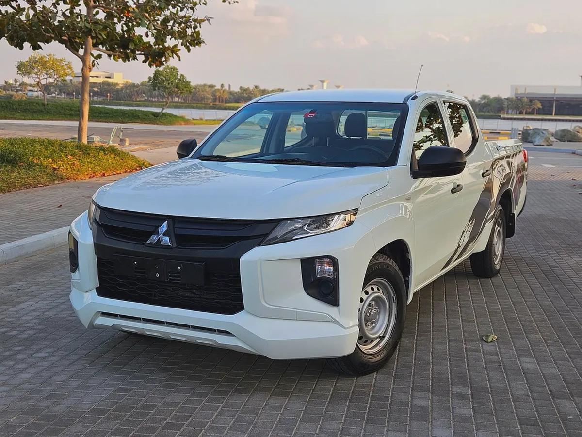 Mitsubishi L200 GCC 2022 Double Cabin 4X2 Premium Condition With Low KM 2 Original Keys-3-3