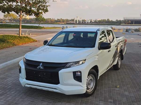 Mitsubishi L200 GCC 2022 Double Cabin 4X2 Premium Condition With Low KM 2 Original Keys