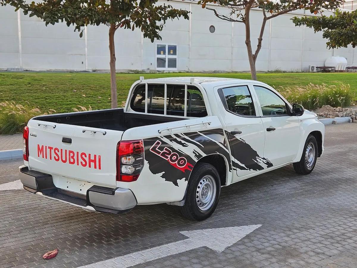 Mitsubishi L200 GCC 2022 Double Cabin 4X2 Premium Condition With Low KM 2 Original Keys-12-12