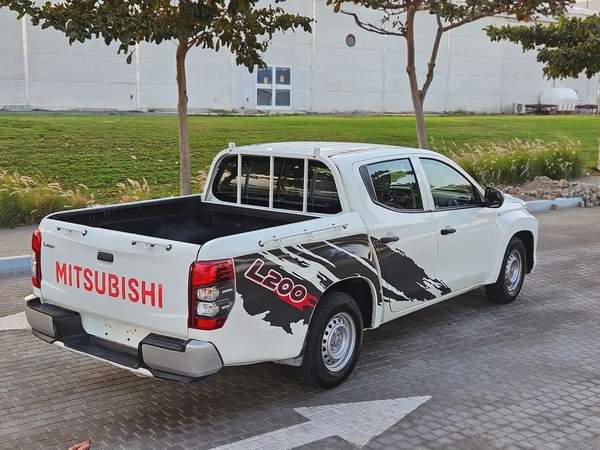 Mitsubishi L200 GCC 2022 Double Cabin 4X2 Premium Condition With Low KM 2 Original Keys