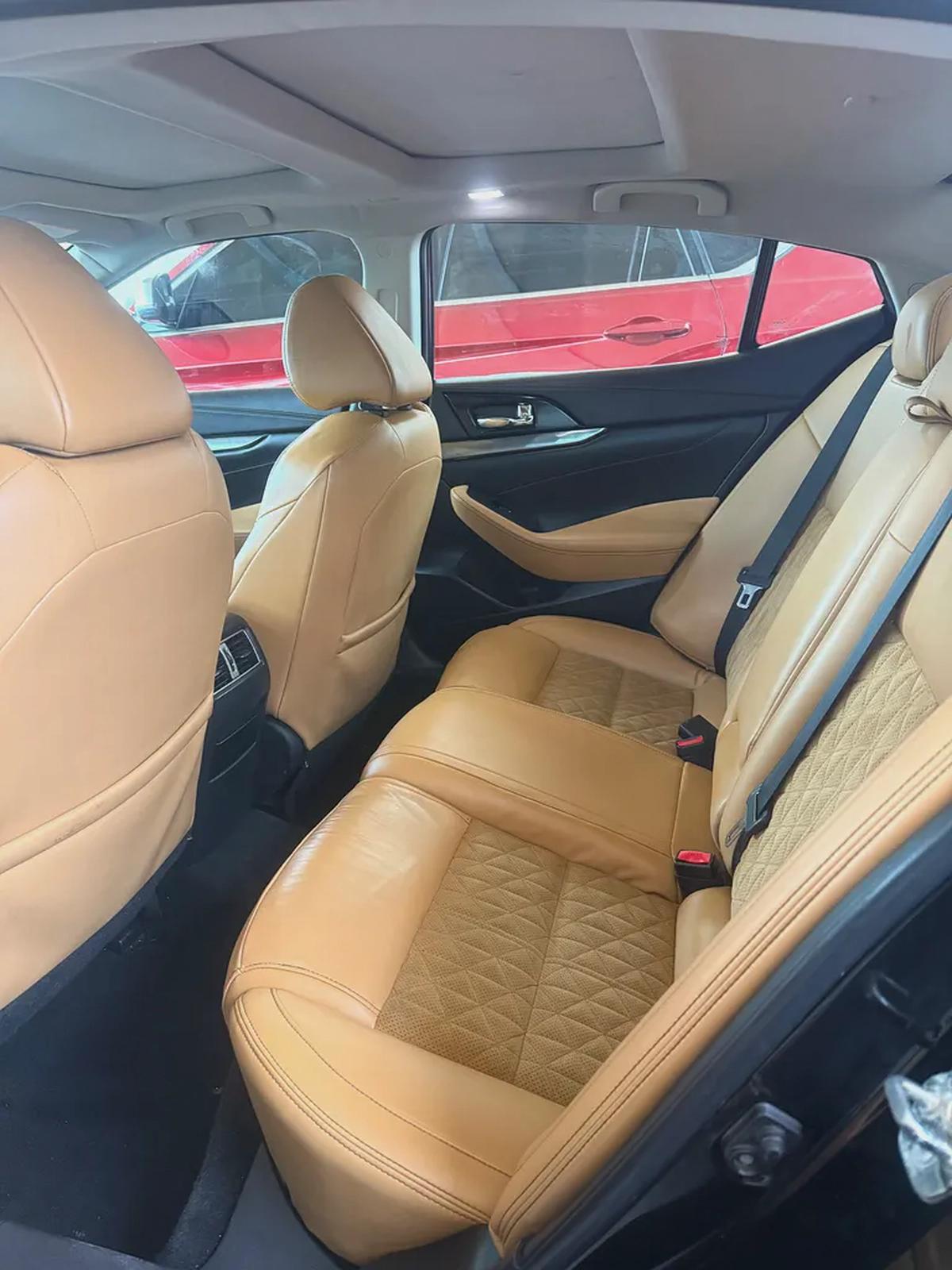 Nissan Maxima SR 2018, GCC Specs - Excellent Condition!-10-10