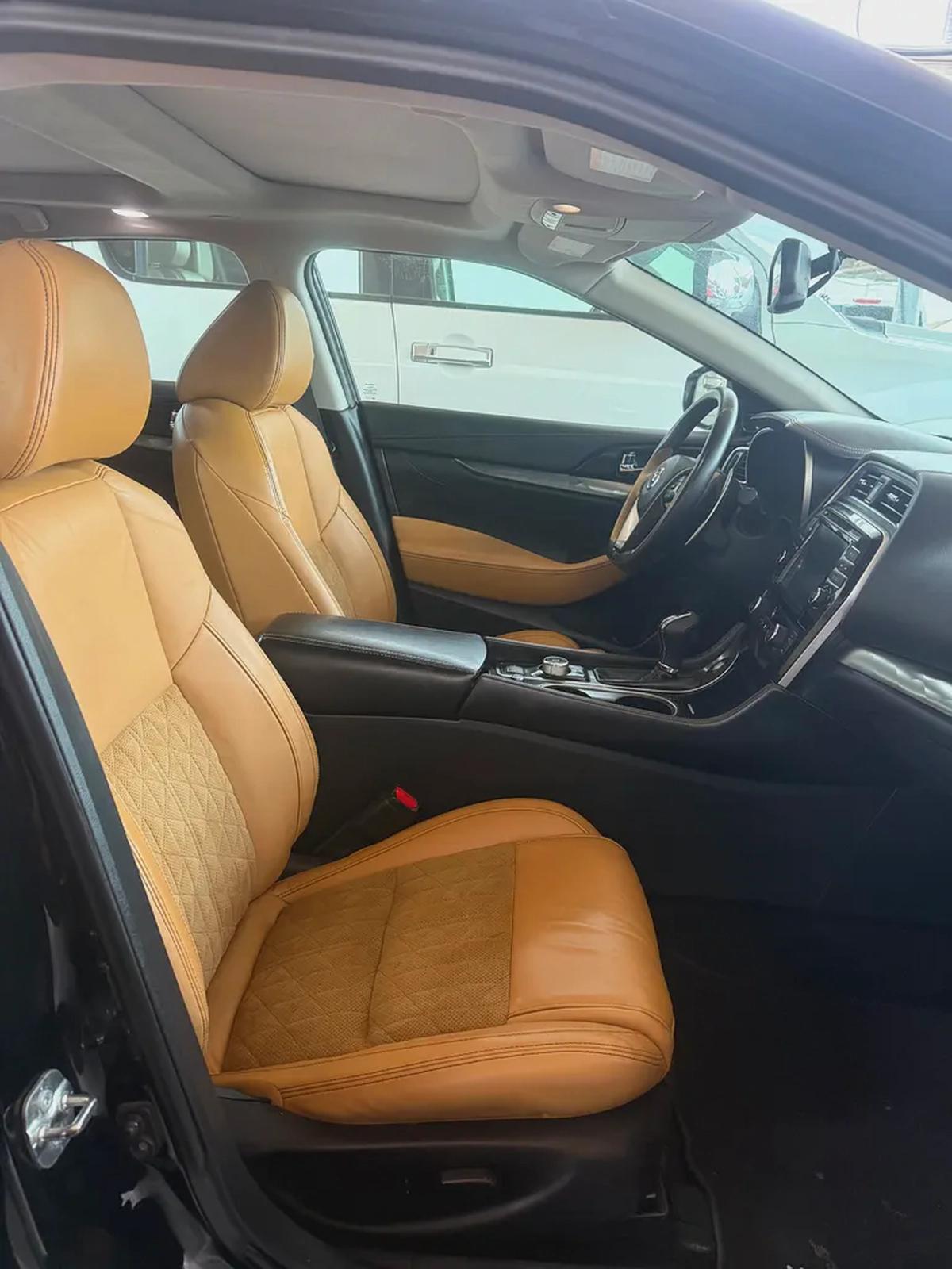 Nissan Maxima SR 2018, GCC Specs - Excellent Condition!-13-13