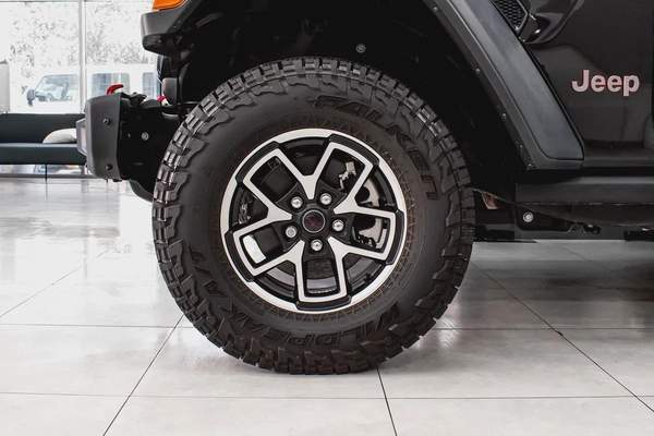 2025 Jeep Gladiator Rubicon V6 - Brand New