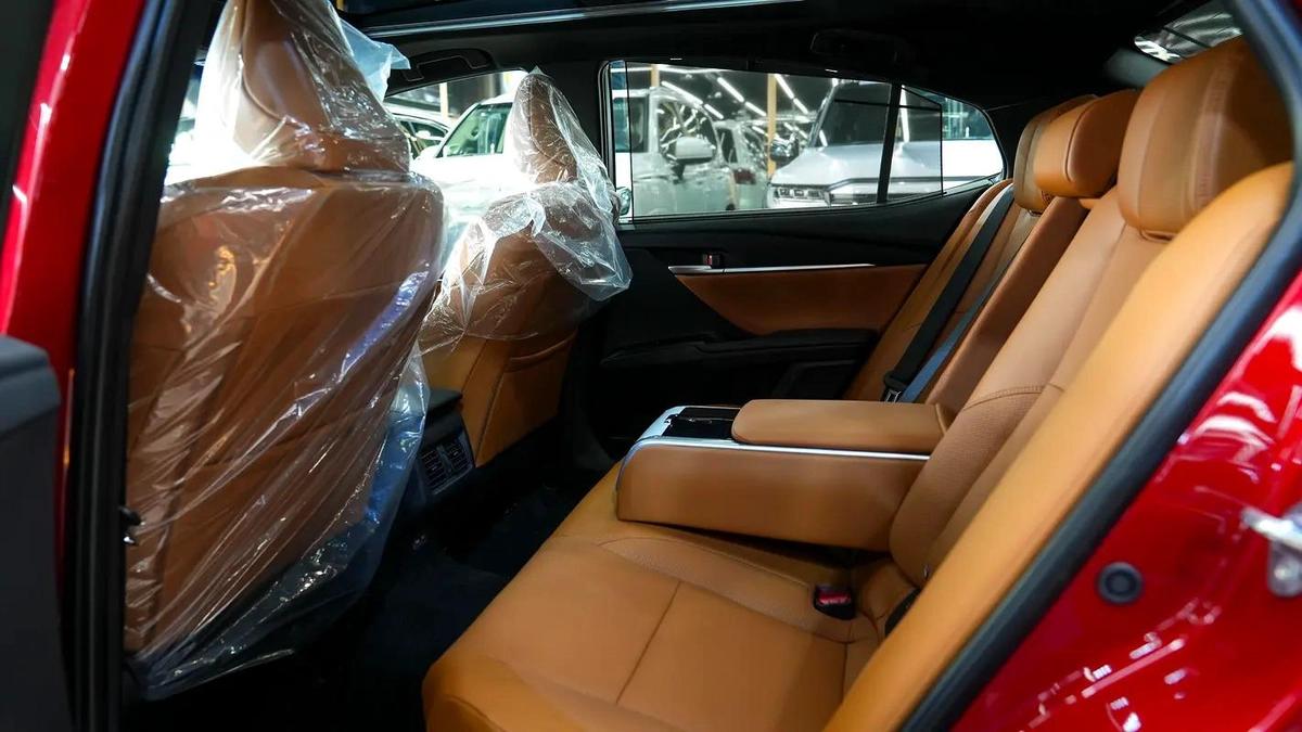 2025 TOYOTA CAMRY LUMIERE 2.5L HYBRID FULL OPTION-10-10