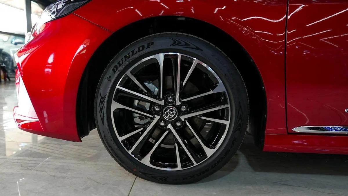 2025 TOYOTA CAMRY LUMIERE 2.5L HYBRID FULL OPTION-6-6
