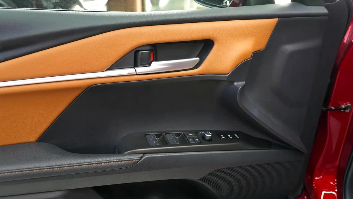 2025 TOYOTA CAMRY LUMIERE 2.5L HYBRID FULL OPTION-9-9