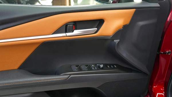 2025 TOYOTA CAMRY LUMIERE 2.5L HYBRID FULL OPTION