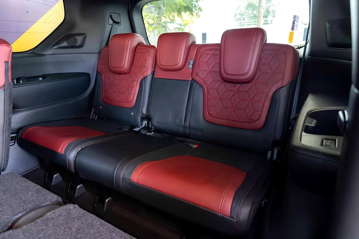 Nissan Patrol LE Titanium-1-1