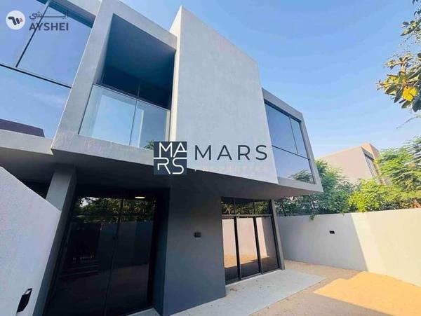 Luxury 4 bedroom townhome for rent corner unit with majlis in Robinia just in 190k