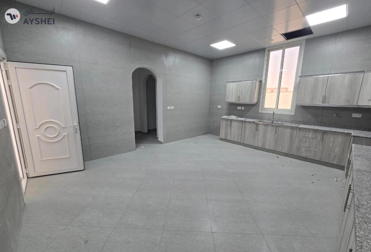 Villa for sale in Shakhbout City-2-2