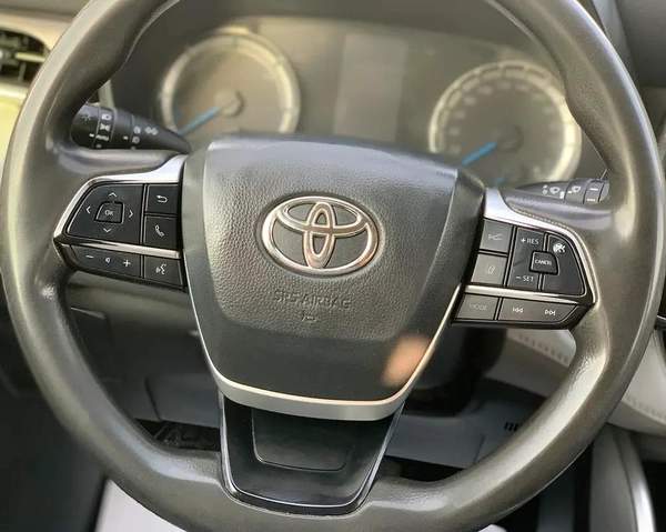 Toyota Highlander LE