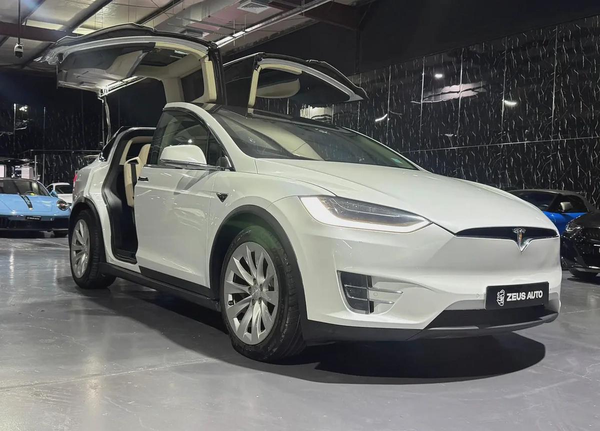 Tesla Model X 2018 GCC specs for 89,000.00 AED-2-2