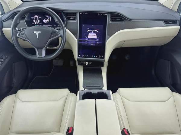 Tesla Model X 2018 GCC specs for 89,000.00 AED