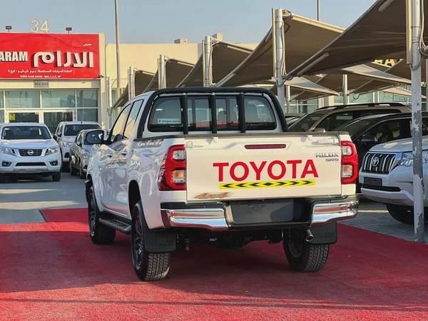2025 Toyota Hilux Double Cab - GCC Specs - Brand New! Ref#902