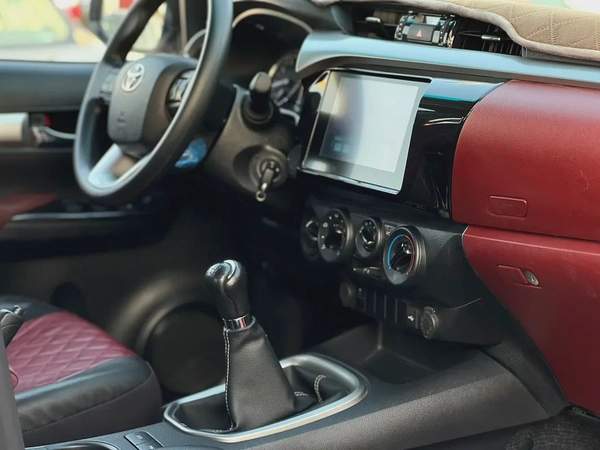 2025 Toyota Hilux Double Cab - GCC Specs - Brand New! Ref#902