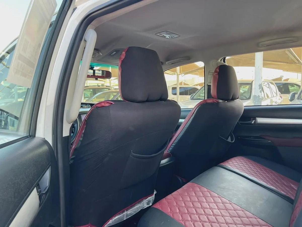 2025 Toyota Hilux Double Cab - GCC Specs - Brand New! Ref#902-12-12