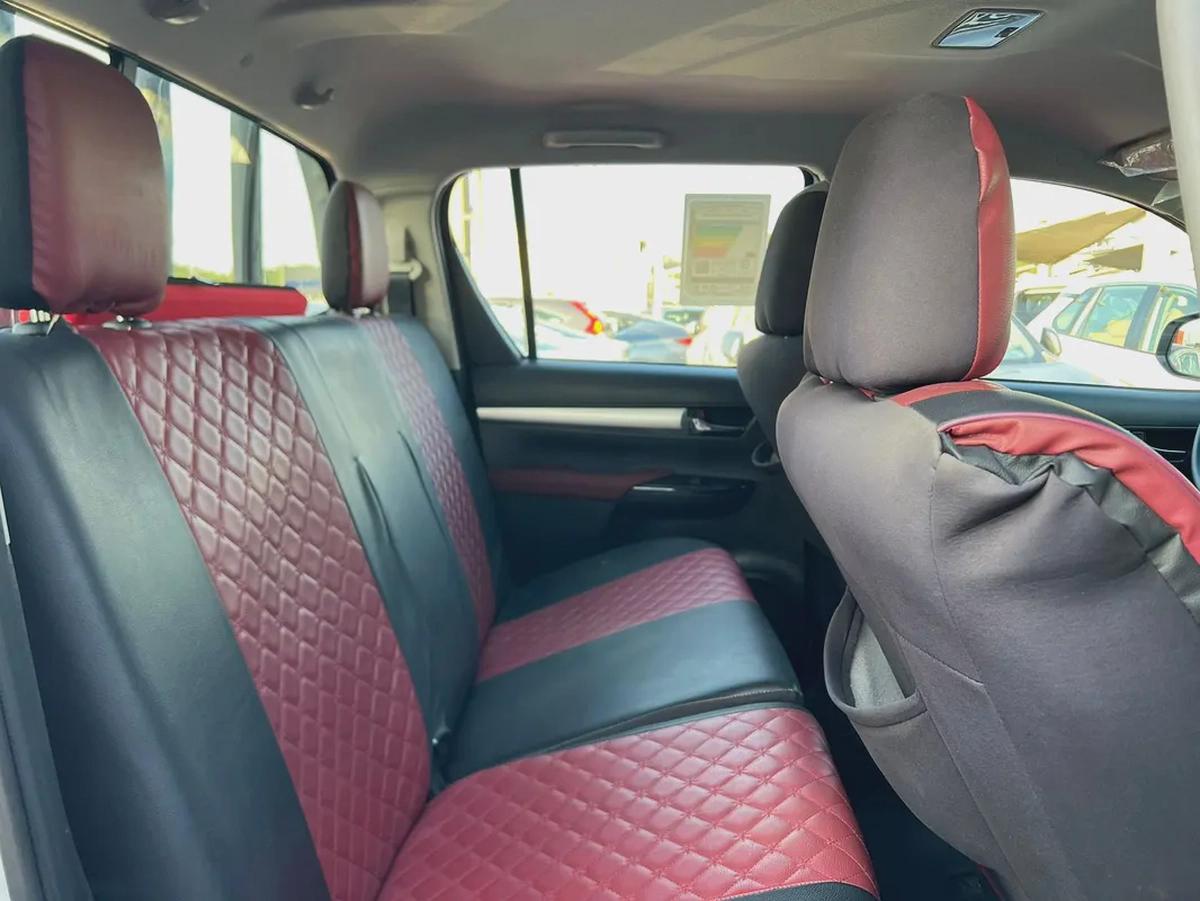 2025 Toyota Hilux Double Cab - GCC Specs - Brand New! Ref#902-13-13