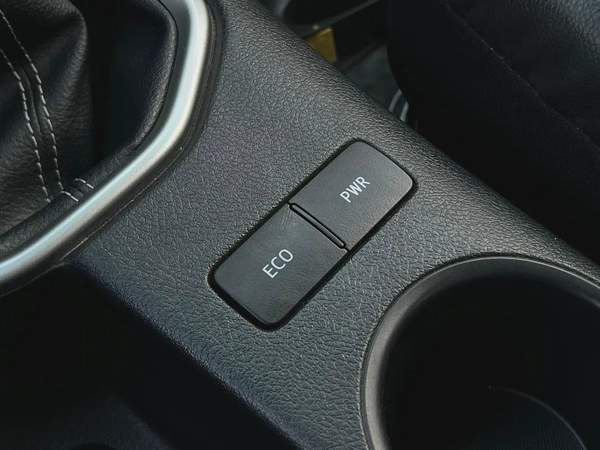 2025 Toyota Hilux Double Cab - GCC Specs - Brand New! Ref#902