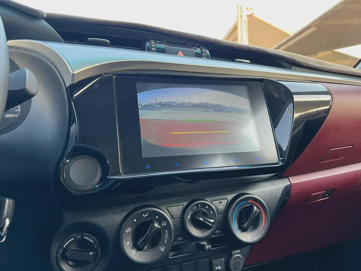 2025 Toyota Hilux Double Cab - GCC Specs - Brand New! Ref#902-19-19