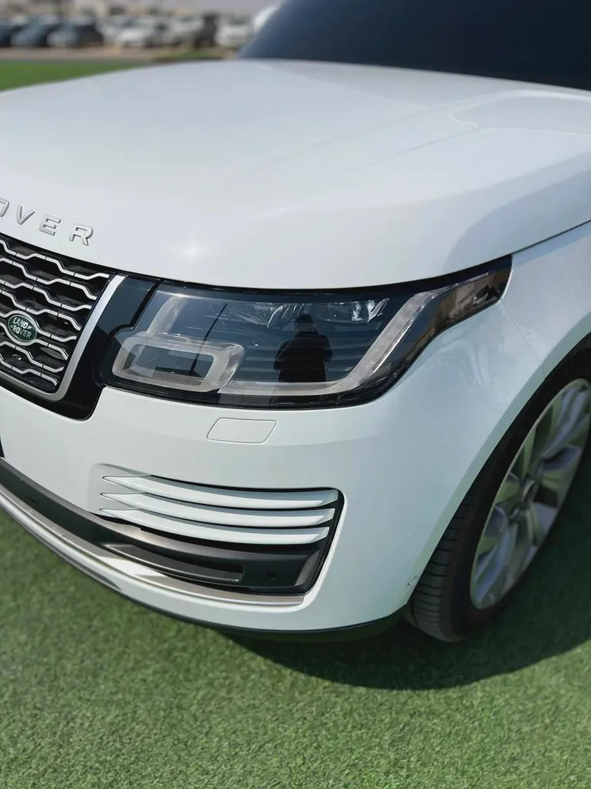 Range Rover vogue L super charged V8 Gcc-1-1