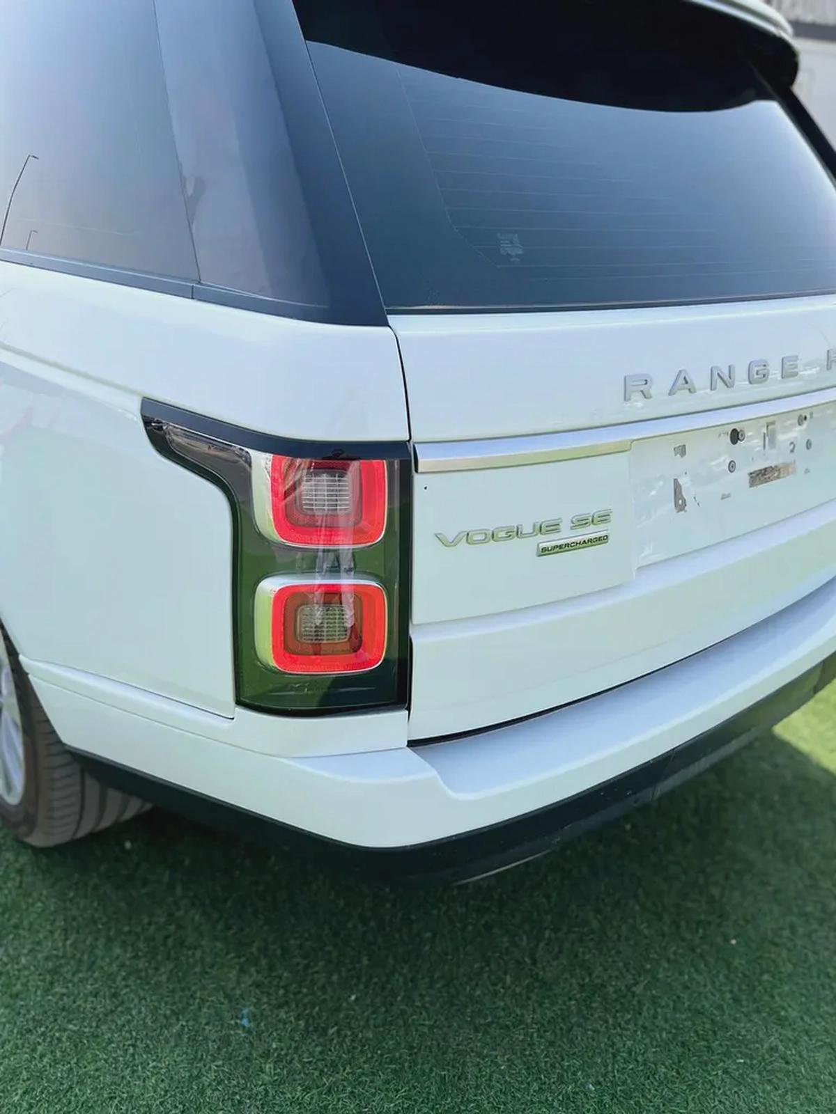 Range Rover vogue L super charged V8 Gcc-4-4