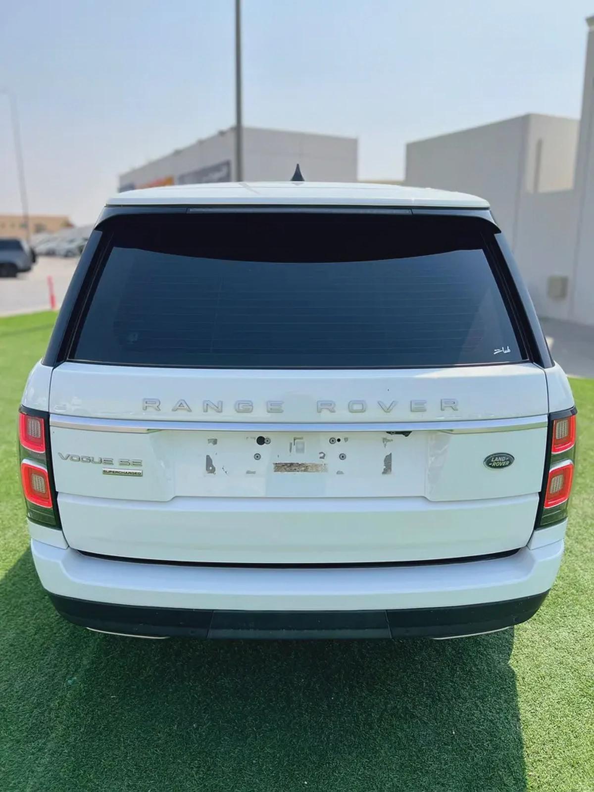 Range Rover vogue L super charged V8 Gcc-5-5